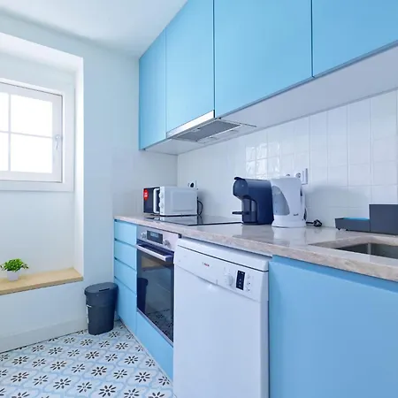 Cetral And Beautiful Flat In Bairro Alto דירה *